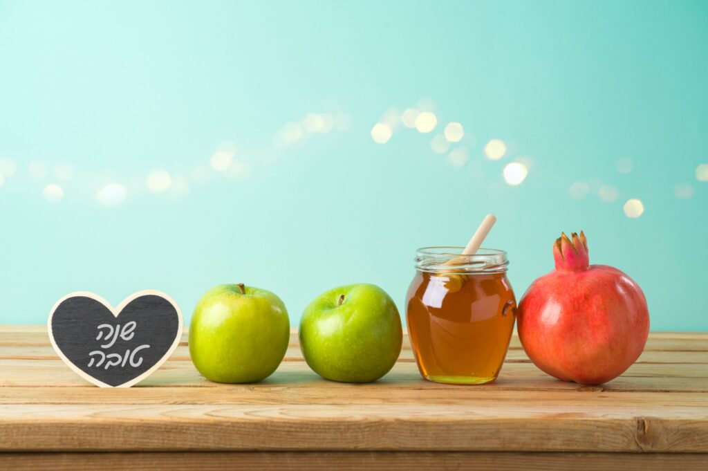 מתנות לראש השנה לעובדים -גיל גיפט מתנות ממותגות